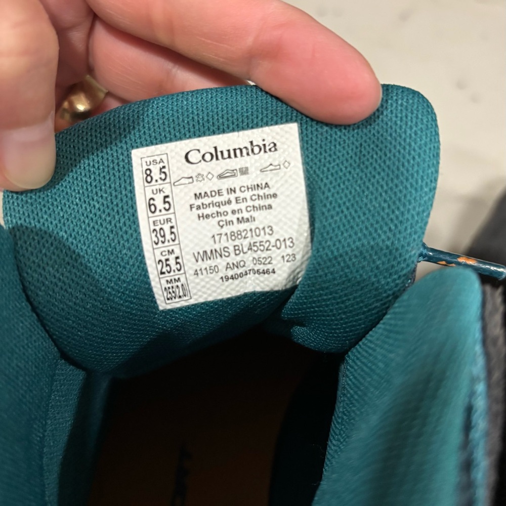 Columbia Women’s  Newton Ridge Outdoor Hiking Boots - Picture 4 of 9